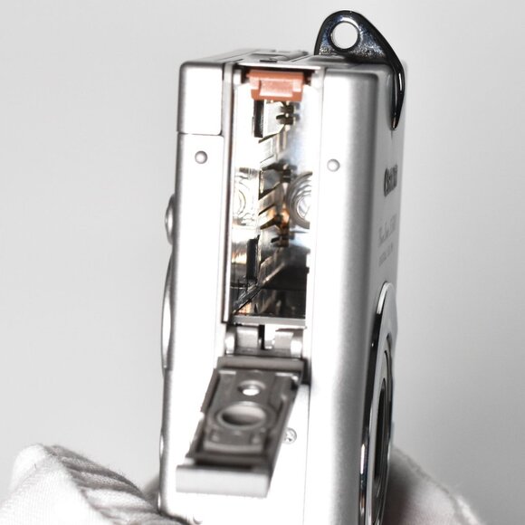 Canon PowerShot S500 Digital Elph Camera 5.0MP 3x Optical Zoom 2GB CF Card MINT - Picture 12 of 16